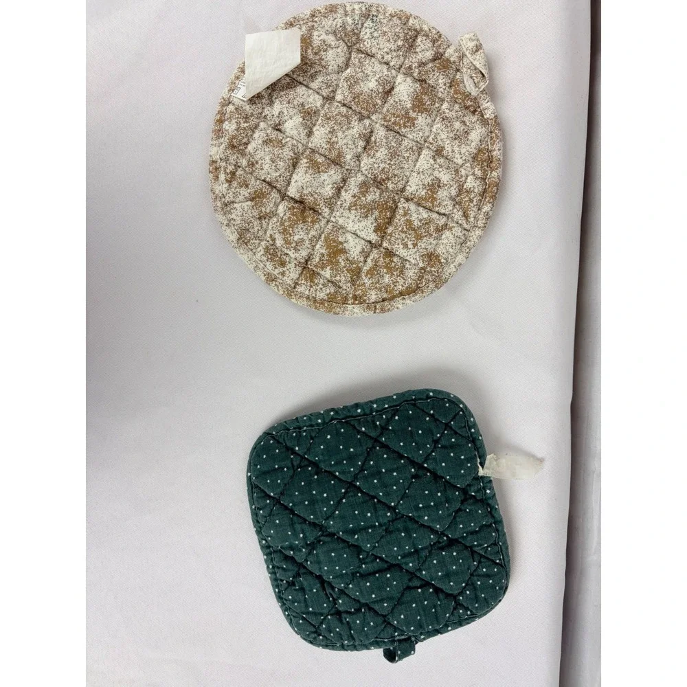 Vintage Christmas Pot Holder Set Poinsettia and 3D Christmas Tree Quilted Cotton